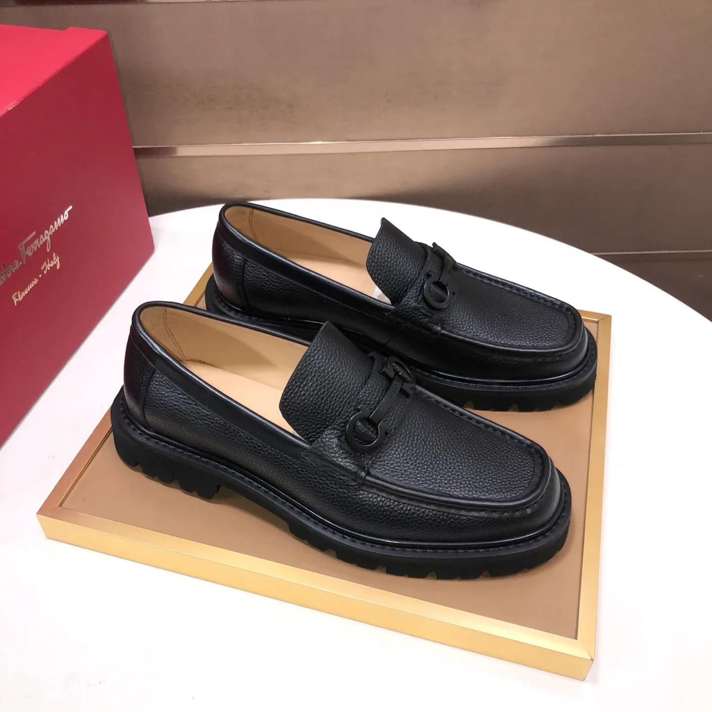 Men's shoes 💰680💰[Ferragamo/Ferragamo] The latest model in the counter. Original imported high-quality cowhide with open sides + imported 🐂 water-dyed cowhide lining + original luxury metal buckle + original combined outsole. No pressure for comparison. 39–45 (45 is custom-made and cannot be returned or exchanged)
